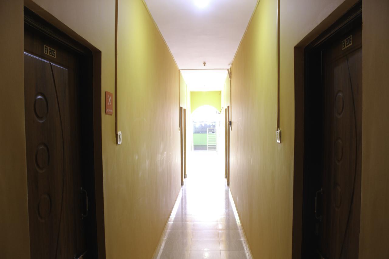 Oyo 7600 Elvins Place Hotel 3*